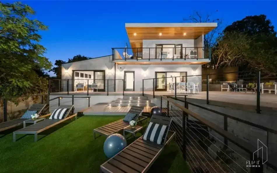 Beautifully remodeled interior in Studio City
